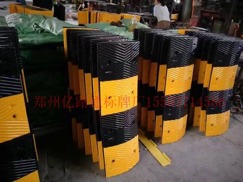 北京橡胶减速带厂家直销